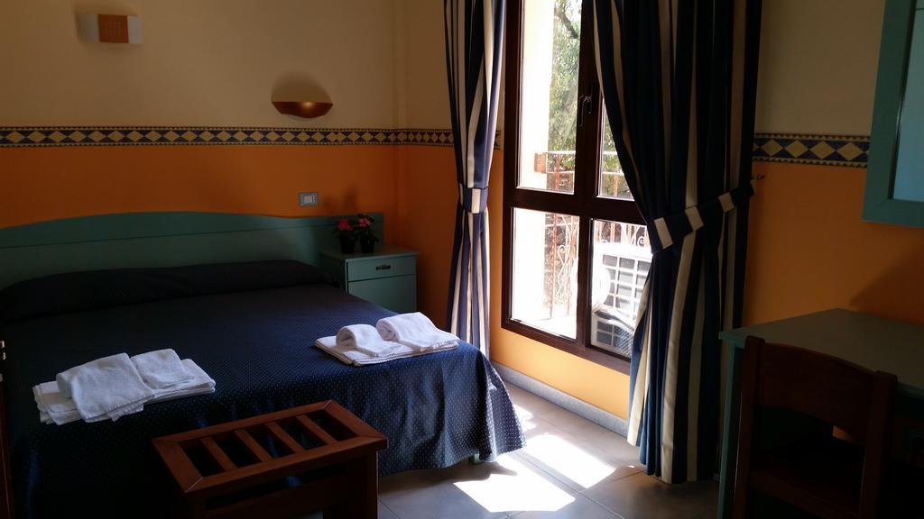 Hotel Costa Antiga SantʼAnna Arresi Buitenkant foto